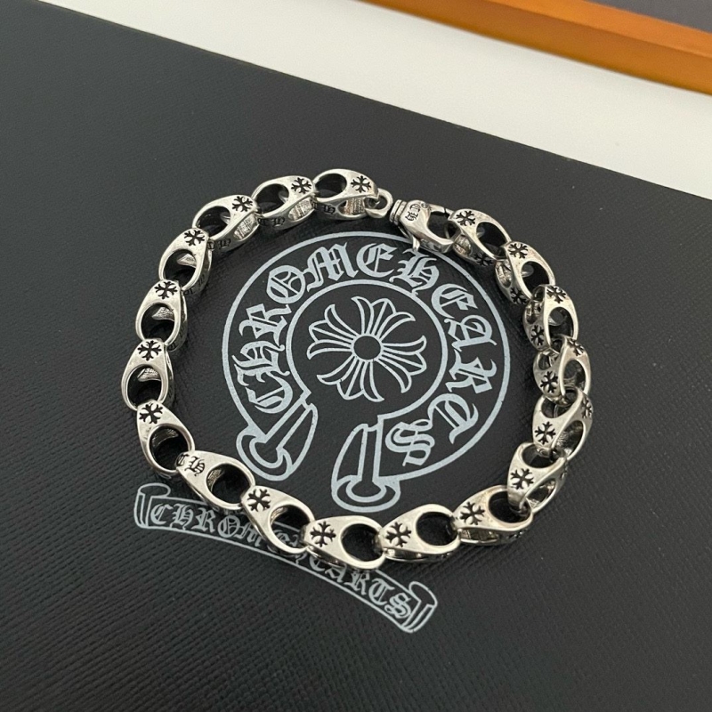 Ch**me He**ts necklaces